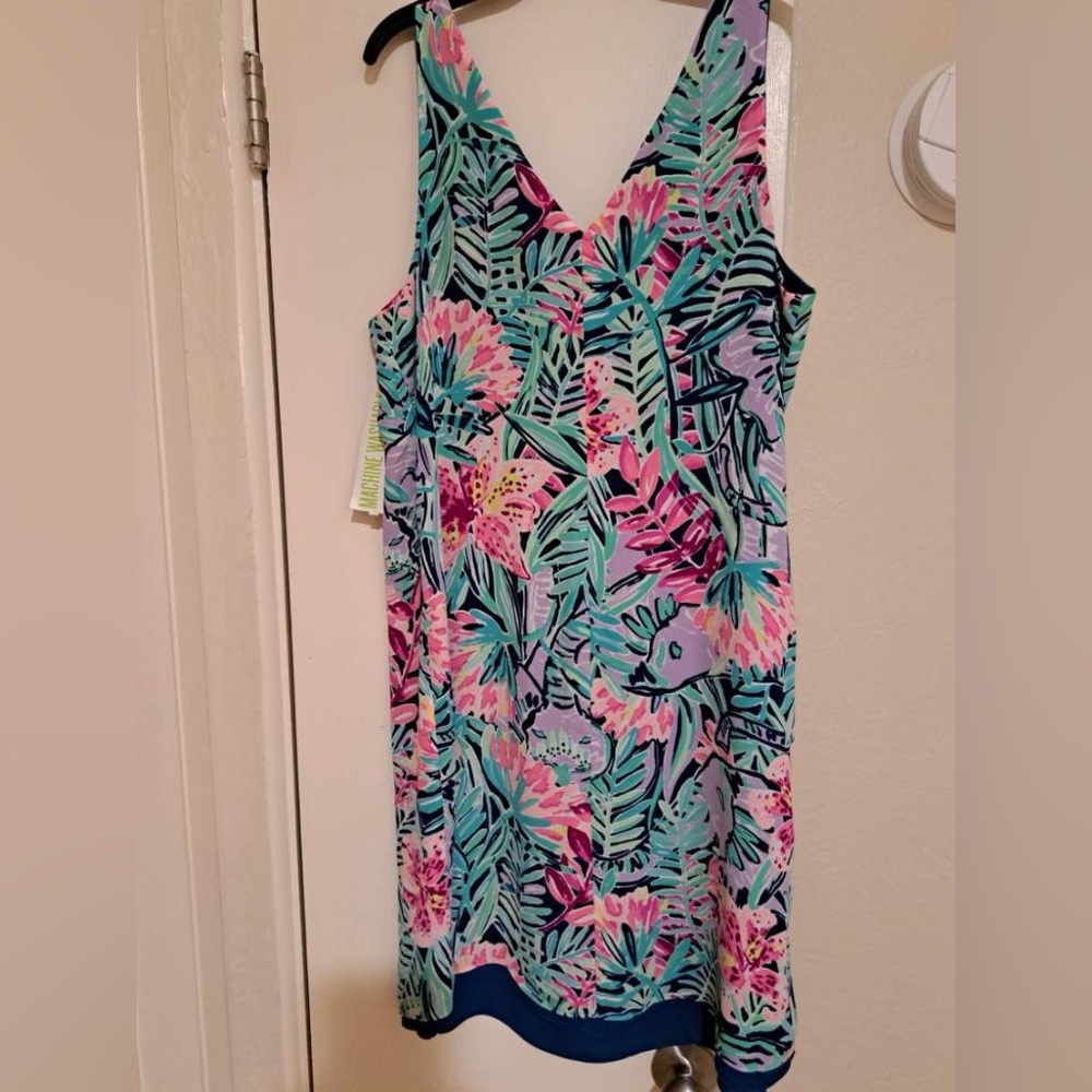 Lilly pulitzer reversible shift dress Size Medium NWT